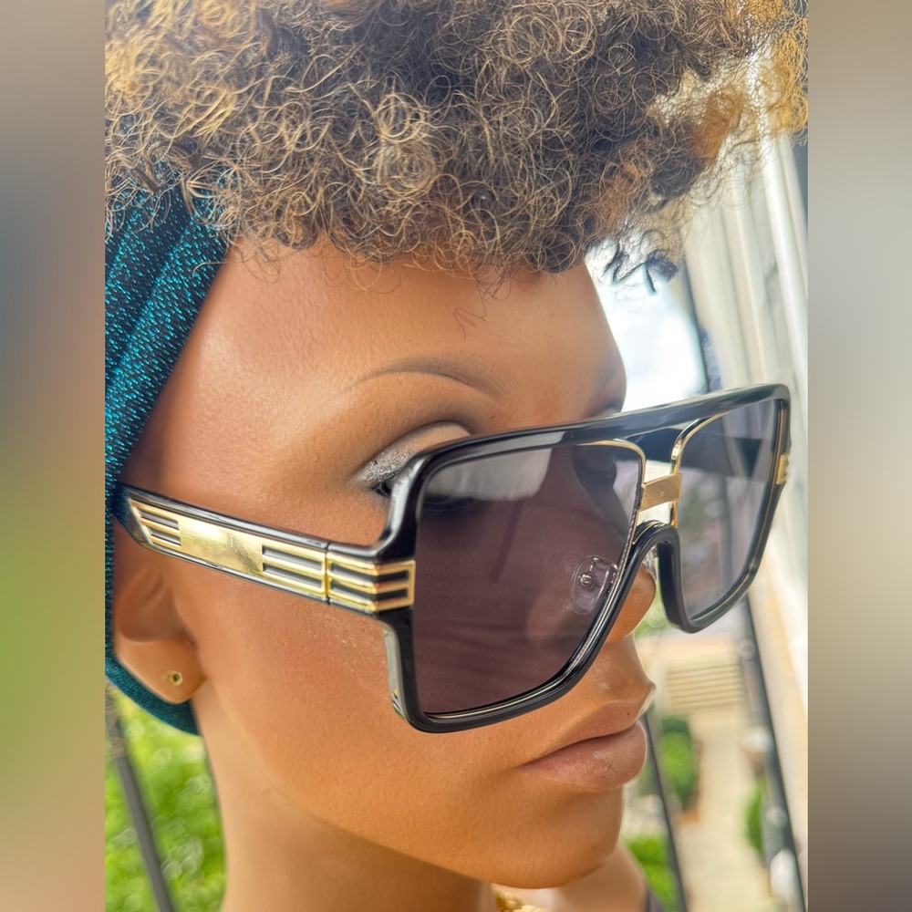 VINTAGE GOLD BLACK  SUNGLASSES